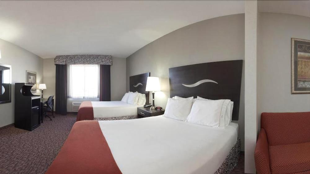 Express And Stockton By Ihg 2*