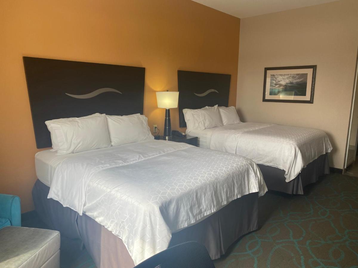 Express And Stockton By Ihg Hotel 2*